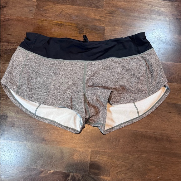 lululemon athletica Gray and Black Speed Up‎ Athletic Shorts, Gray/Black, Size 8 - Picture 4 of 13